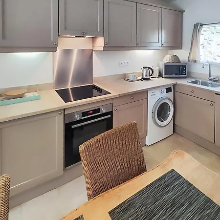 2 Bedroom In Saint-laurent-de-la-ca