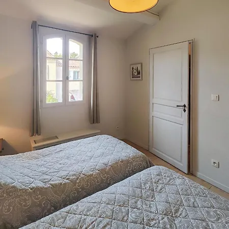 2 Bedroom In Saint-laurent-de-la-ca Holiday home *