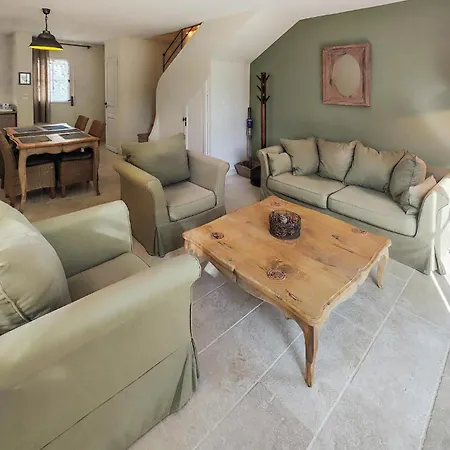 2 Bedroom In Saint-laurent-de-la-ca Holiday home *