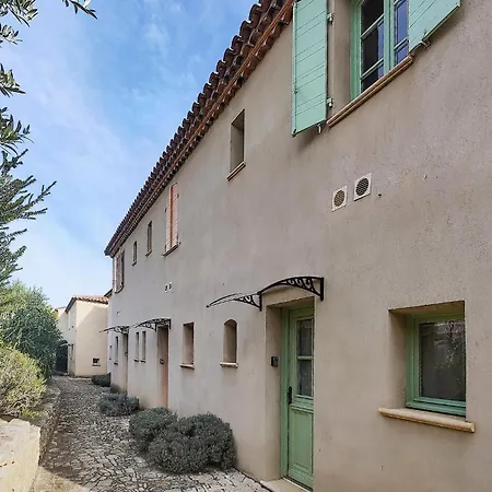 2 Bedroom In Saint-laurent-de-la-ca *